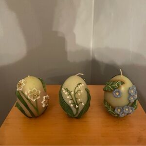 VNTG 3 Egg Candles Floral Design Hand carved/painted Whimsical/Spring/Easter